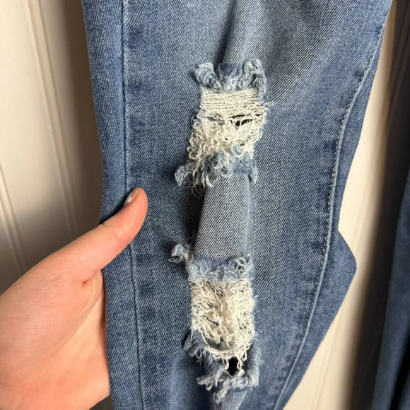 Judy Blue skinny fit distressed jeans fray hem medium wash size 3/26 Q14 - Picture 2 of 8